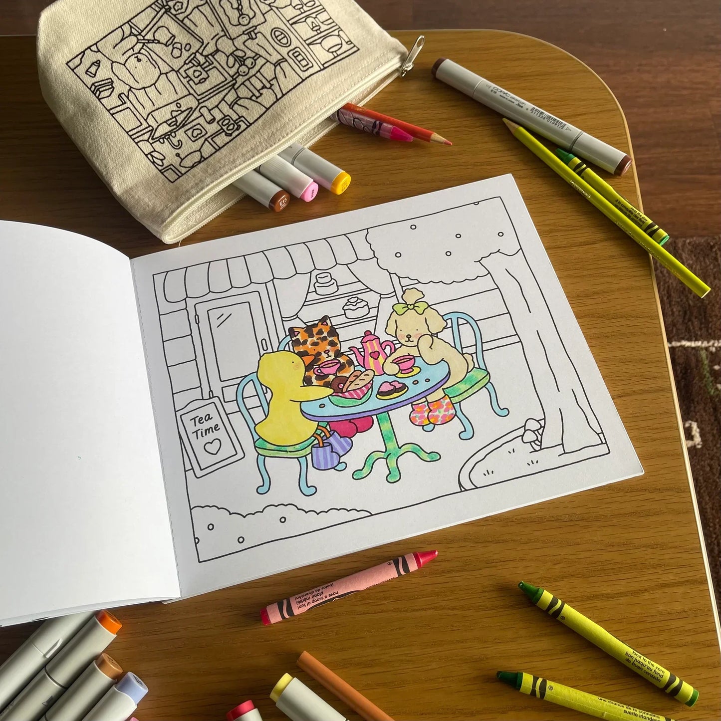 Livro de Colorir This & That